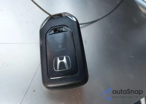 2017 Honda Pilot Elite z USA, uszkodzony, nr VIN 5FNYF6H03HB011130